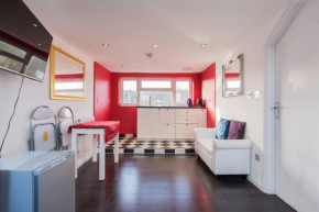 Studio flat 15 min from Greenwich ( en-suite)